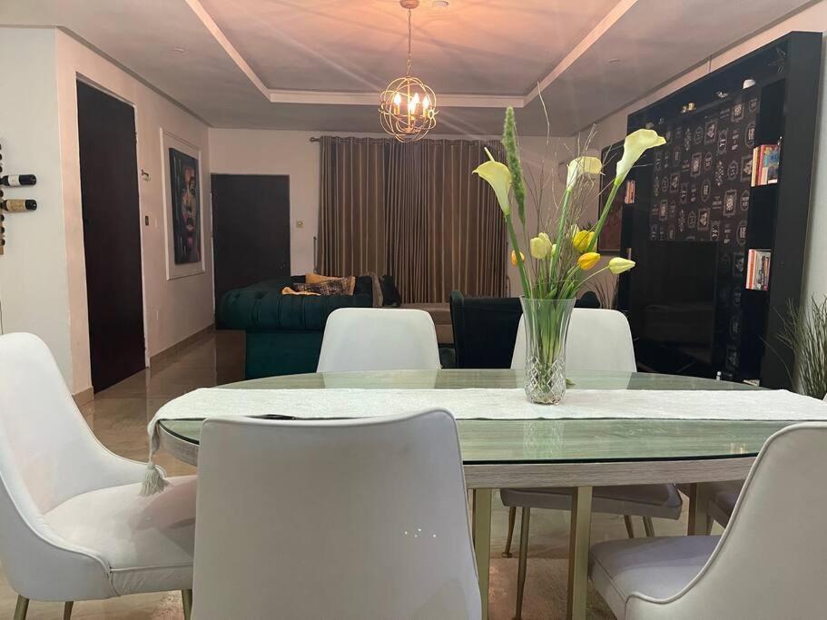 Cozy 3 Bedroom Flat In Serene Gated Ikoyi Estate Lagos Bagian luar foto