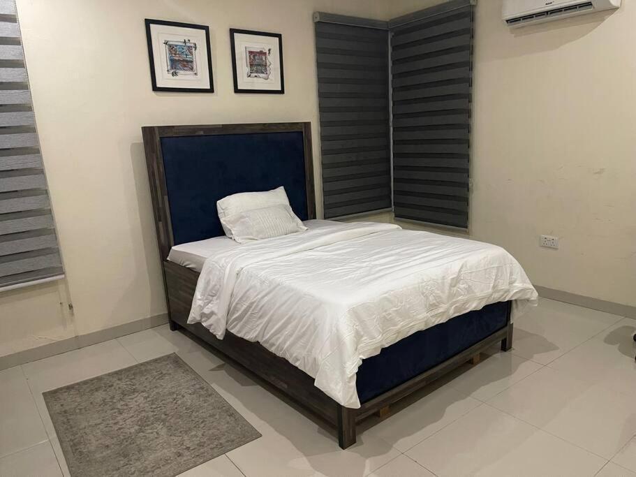 Cozy 3 Bedroom Flat In Serene Gated Ikoyi Estate Lagos Bagian luar foto